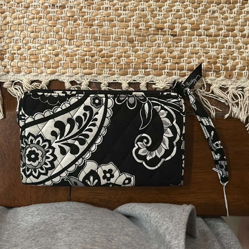 Vera Bradley Wallet - open to offers !!